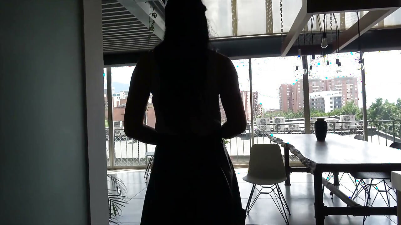 Armăsar tatuat pounds brunetă gagică în futai sexy de casting