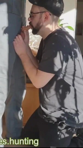 Trenutak koji morate vidjeti iz filma "Straight Farmer Boy Convinced"