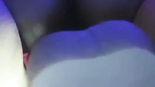 Erkek arkadaşım ikizimle üçlü seks yapmayı hayal ediyor! Bizi memnun edecek mi?