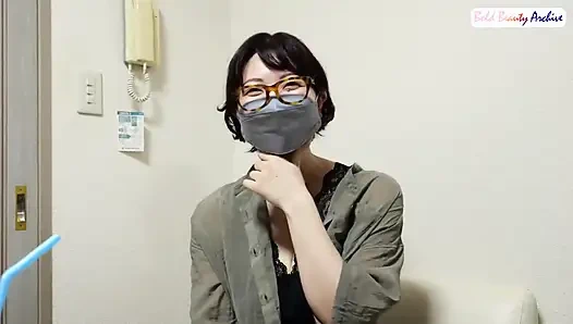 İri göğüslü evli kadın çok uzun süre sonra yoğun seks için büyük yaraklı adamla tanışıyor. Onu hızlı bir şekilde eriten derin ve edepsiz, kesintisiz ısı! 2.