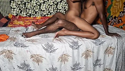 Desi ihaving oral sex in the mouth of my hot step sister in her yellow maxi, I fucked her in a completely different way, puttin