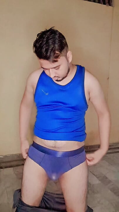 Desi lund khada hai