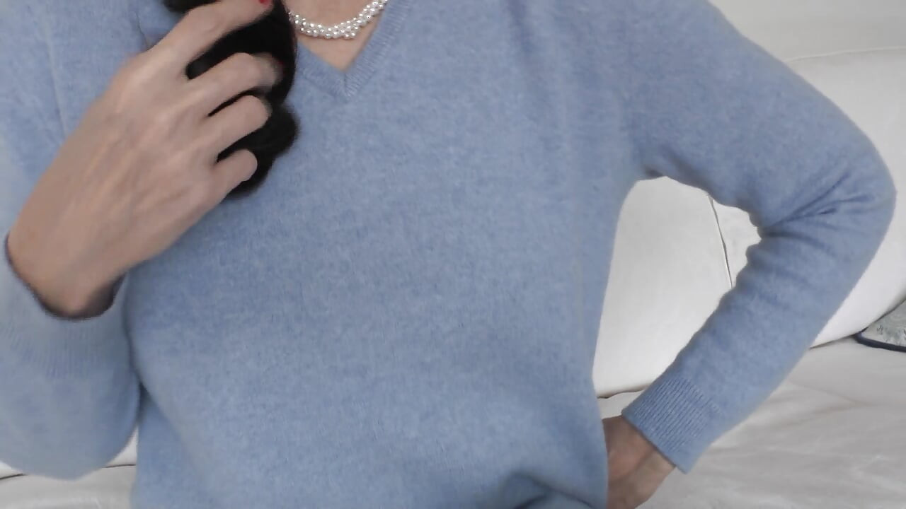 결혼식 14일 전: 내 스웨터에서 금기시되는 만남, 레이디 빅토리아 발렌테