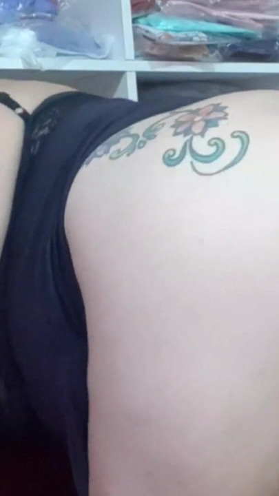 Gift blondine bliver brudt ind af en pervers | Klip 1