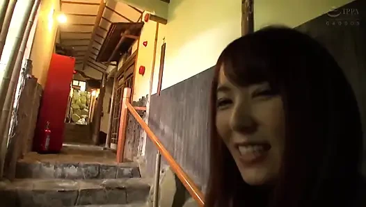 Selfie post von video-verleiher "Seira" - reise zu verschiedenen heißen quellen