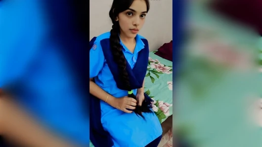 Hintli liseli kız ilk kez seks yapıyor