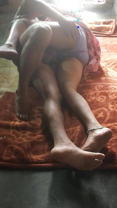 インドのセックス、夫婦のロマンチックなビデオ、ヒンディー語のバイラル音声
