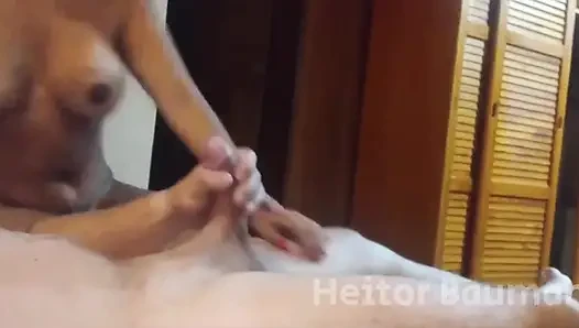 Tante nakal ini minta memeknya dientot sama suaminya yang lain