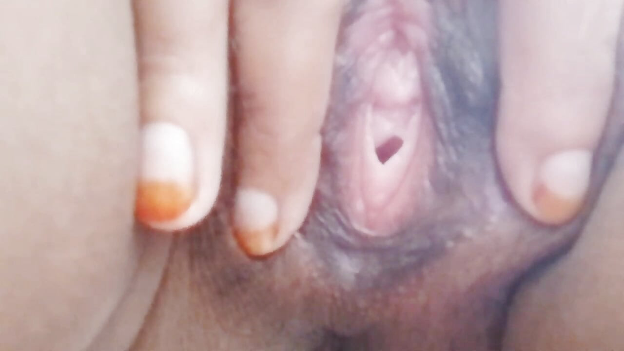 Bangladeshi girl solo masturbation in bathroom