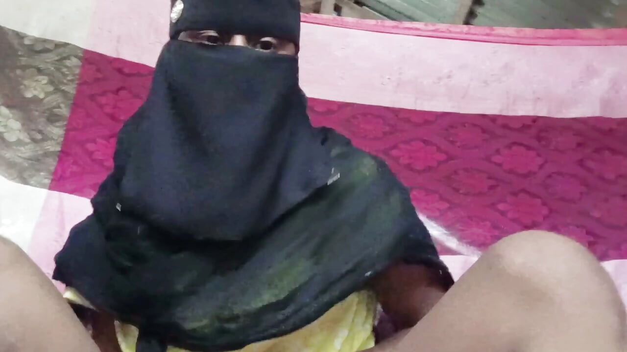Viral sexy video of a Bangladeshi newlywed couple performing a new puja.