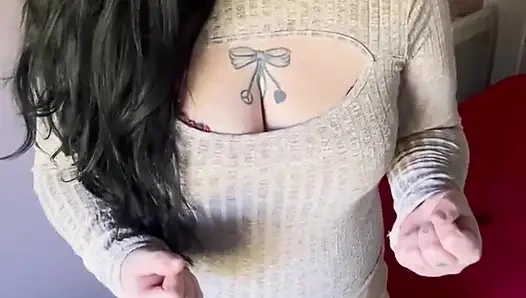 JOI, uyluk hizasına kadar olan botlarıma boşalıyor