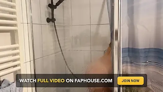 Души с большим количеством пены