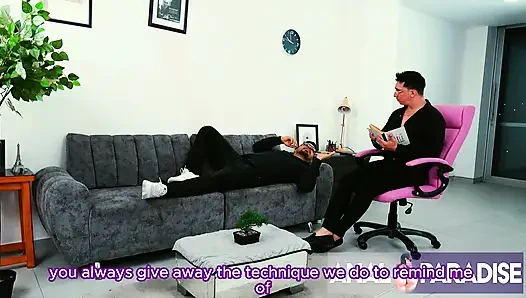 MEINE FREUNDIN HAT MICH BEIM FICKEN IHRER STIEFMUTTER ERWISCHT, DANN HAT DIE STIEFMUTTER UNS BEIDE ZU EINEM DREIER VERFÜHRT