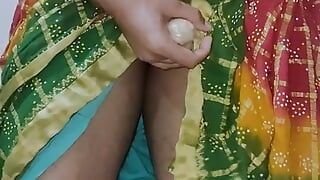 Gunjan masterbate in saree