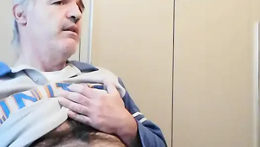 Güzel bir erkek götünü sikmek istiyorum