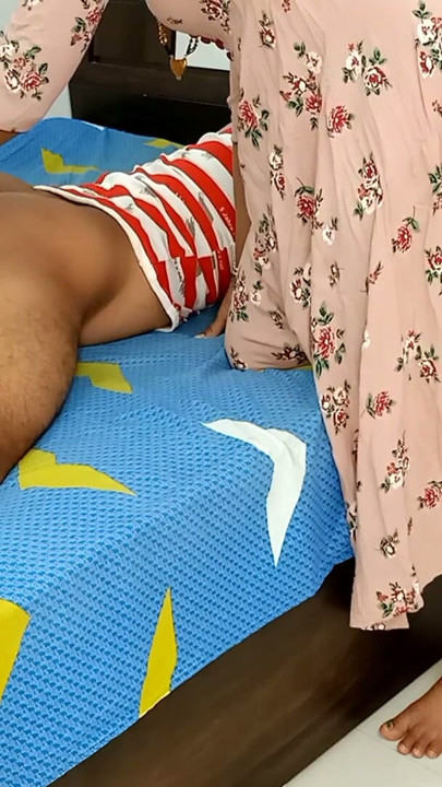 Komal Ne Apne Pati Ke Gand Me Zadu Dal Diya | קליפ 1
