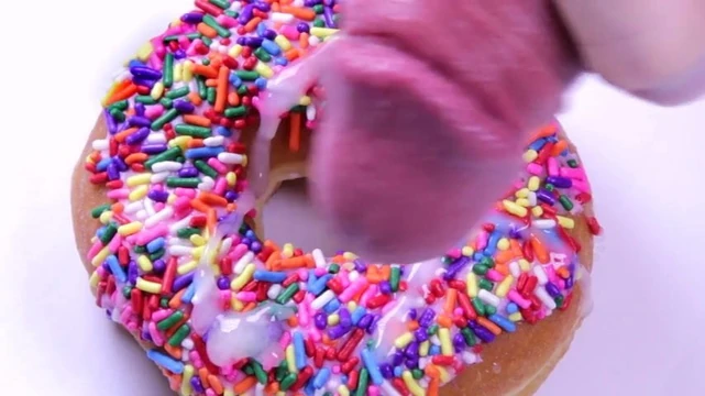 Cumming on a Donut for r ohcumon