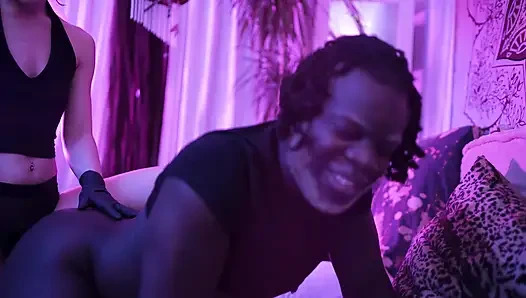 Pertama kali ngentot pakai strap-on - gami si cewek bejat pecah pegging keperawanan