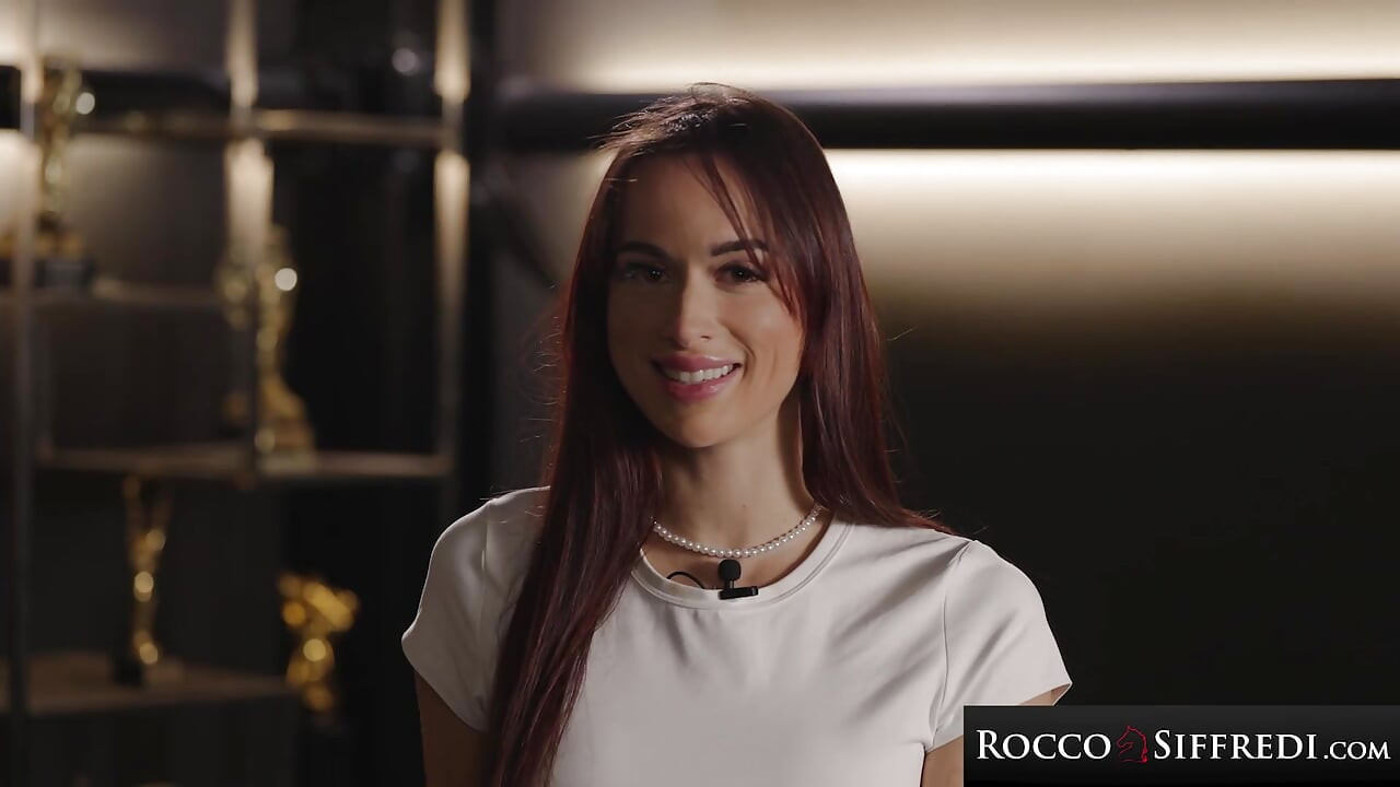 Rocco siffredi - ateşli Audrey Reid büyük bir yarakla mahvedilirken çığlık atıyor