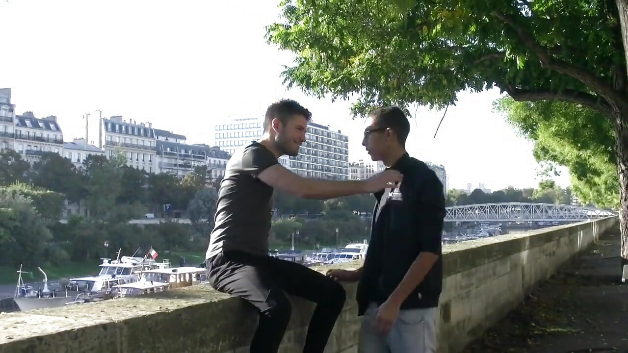 Amazing exhib orgy with straight and gay friends in the garden ( condom sex )