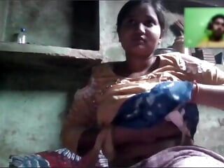 स्कूली लड़की को हार्डकोर डॉगी स्टाइल गांड चुदाई में मजा आता है हिंदी ऑडियो