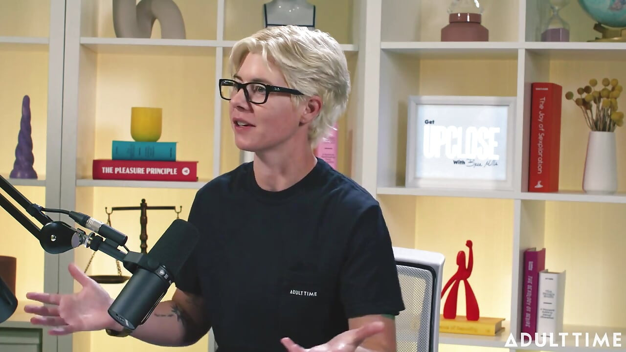 Khloe Kingsley prska pred kamerom i crvenim zastavama podcast vremena za odrasle