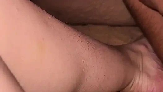 Пара после наступления темноты в любительском видео - настоящая химия