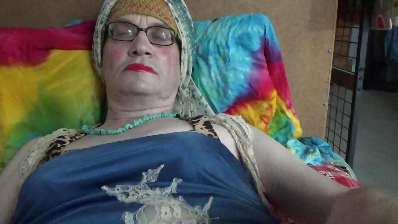 Ladyboy Serge Ave-Lusin. 2026jb