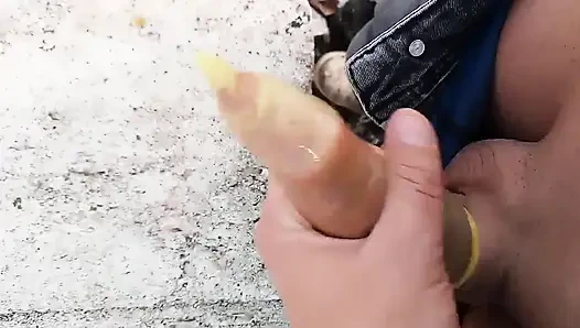 Kullanılmış prezervatif mastürbasyonu - o kadar hızlı mastürbasyon yapıyorum ki içime boşalıyorum