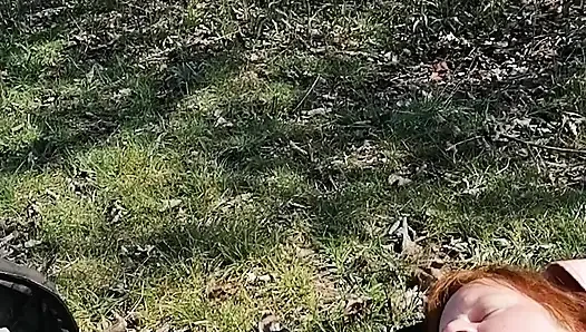 Горячие мокрые игры, немецкая любительская милф, с поросятами в природе