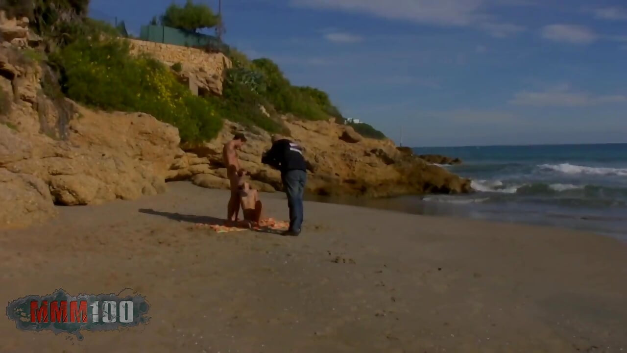 Seksi video: jessica kučka snima na plaži