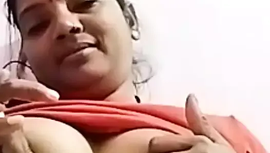 Desi Bhabhi Boobs press