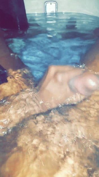 Cum in the tub with me