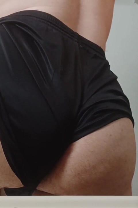 I Like to Show off on the Internet in Exchange for Money