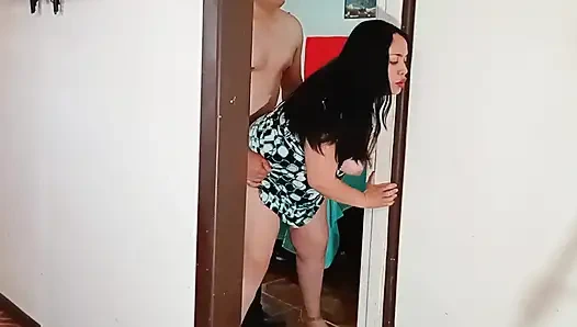 Karımın fahişesi duşta kocasına sikiliyor