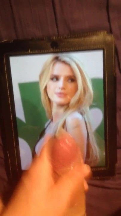 Bella Thorne omaggio 3 (preservativo)