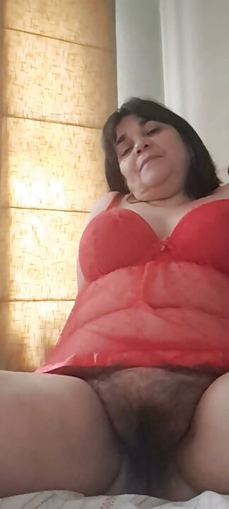 Ibu tiri dengan kamera video merah seksi