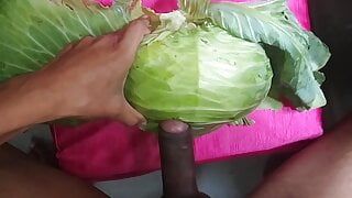 Repollo con mi gran polla negra cachonda y bolas para deseo sucio parte 1