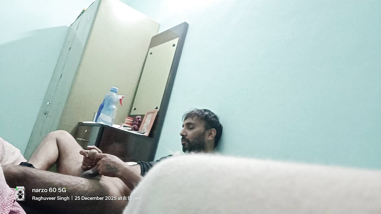 สาว desi อินเดียเย็ดกับลุงเพื่อนบ้านและลุงเจ้าหน้าที่กองทัพ