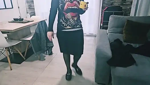 Мне пришлось выбирать между работой или дилдом для своей зрелой MILF киски