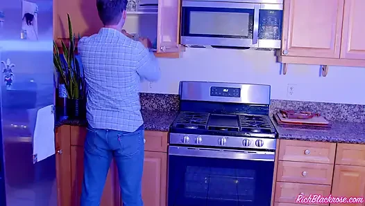 Erstes date mit einem Sukkubus, der sperma braucht, endet mit creampie