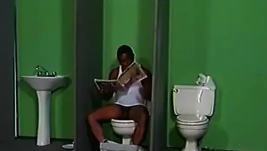 İri göğüslü Fransız orta yaşlı seksi kadın ir büyük zenci yarağı sevgilisi tarafından sikiliyor