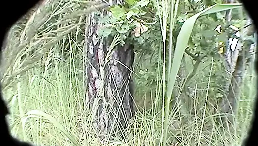 Seks lesbian basah di udara terbuka