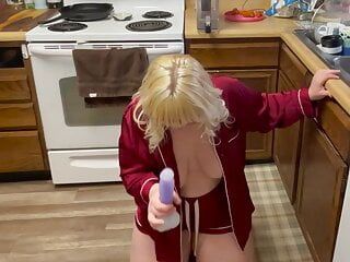 Kitchen blowjob, bend that fat ass over the counter and fuck her juicy pussy, Hurry before you are caught! V178