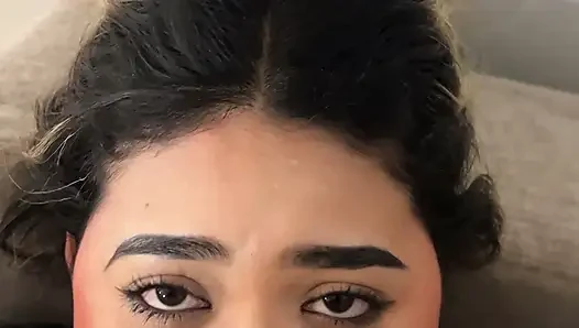Bir yarağı böyle yutuyor