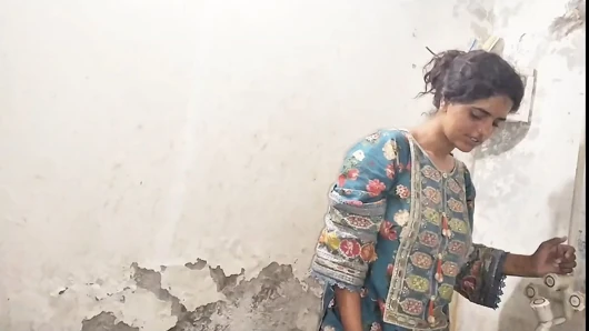 I fuck My fully nude and hot Pakistani girl friend she enjoy fucking in Doggystyle