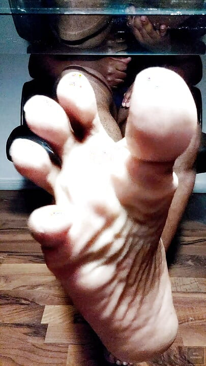 Touch my private part and display my soles (2026)