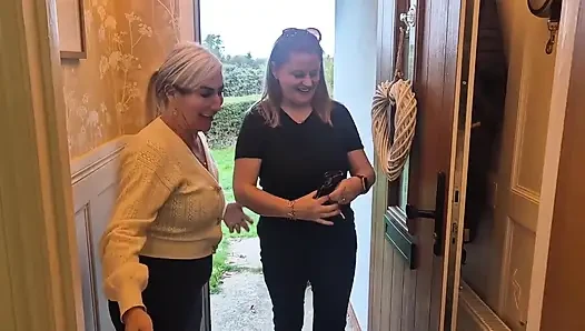 Lesbian pertama kali ngentot