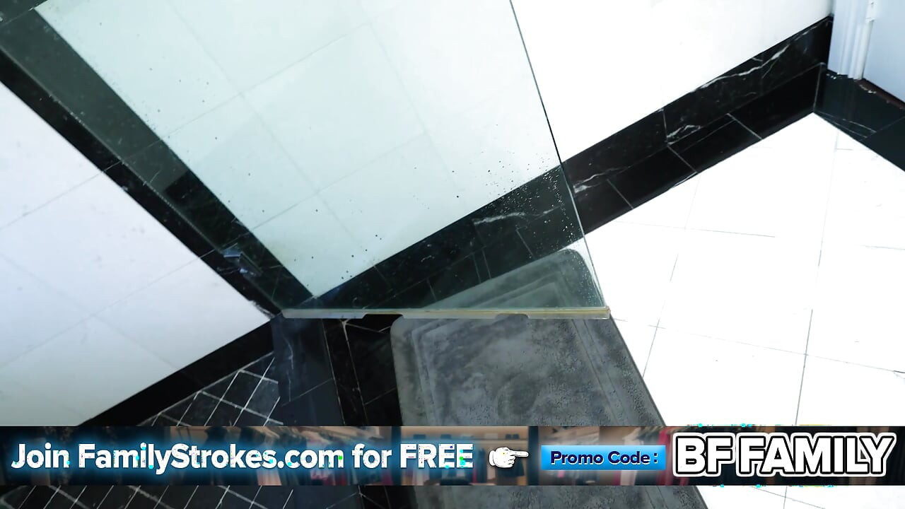 Hot Stepmom Had Fun Letting Her Stepson See Her Cleavage, But Letting Him Fuck Her Tits is Better