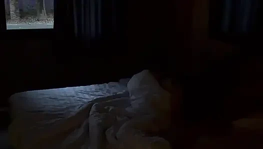 Istri saya suka pamer.